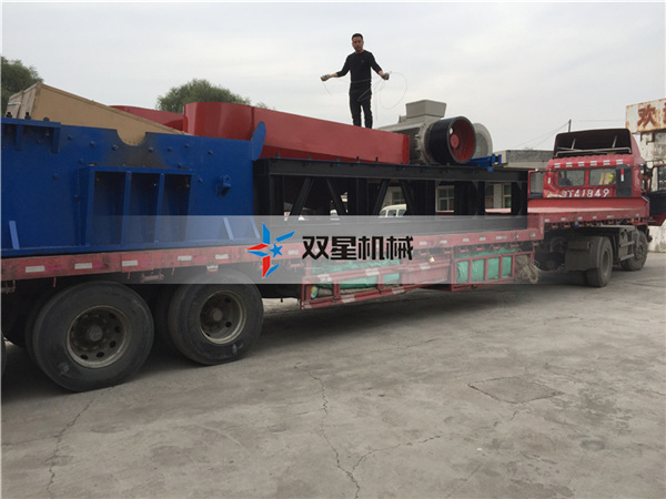 皓星<a href='http://www.dzhytgb.cn/1/54.html' target='_blank'><span>廢鋁粉碎機(jī)</span></a>設(shè)備生產(chǎn)線發(fā)貨現(xiàn)場(chǎng)
