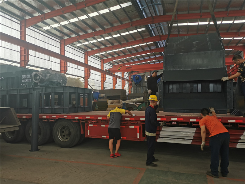 <a href='http://www.dzhytgb.cn/1/55.html' target='_blank'><span>斷橋鋁粉碎機(jī)</span></a>設(shè)備發(fā)貨