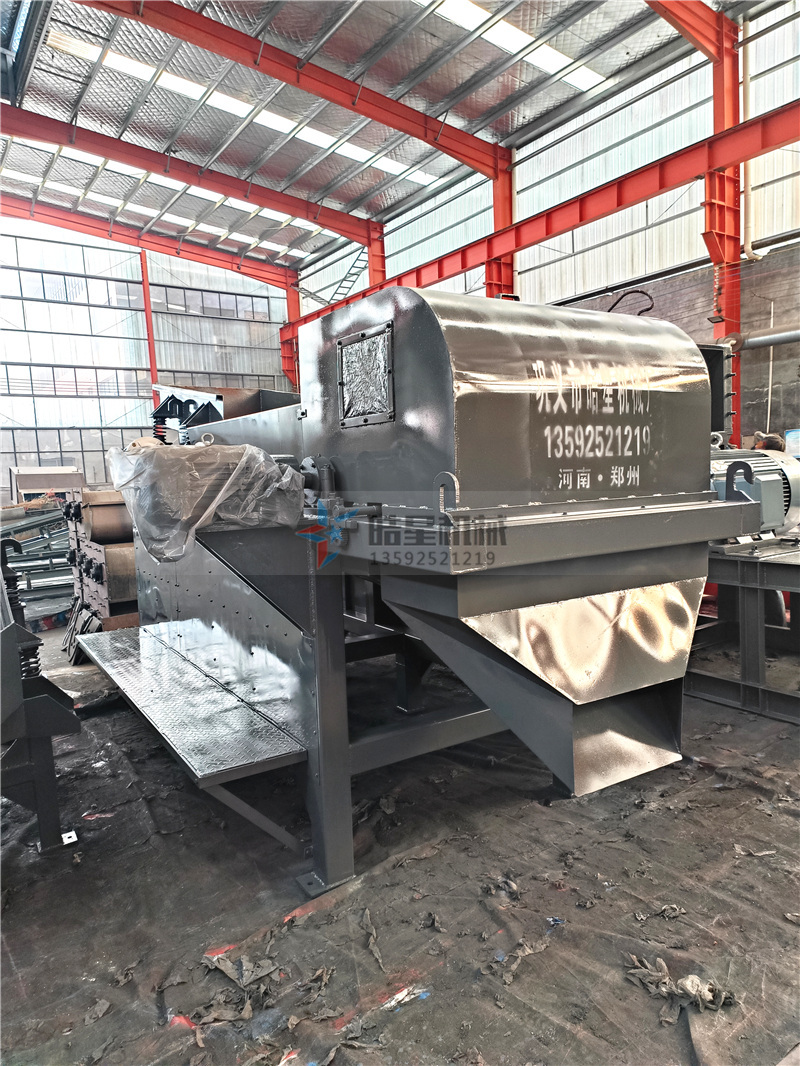 <a href='http://www.dzhytgb.cn/line/591.html' target='_blank'><span>跳鋁機</span></a>渦電流分選機廢鋁粉碎分選設(shè)備生產(chǎn)現(xiàn)場